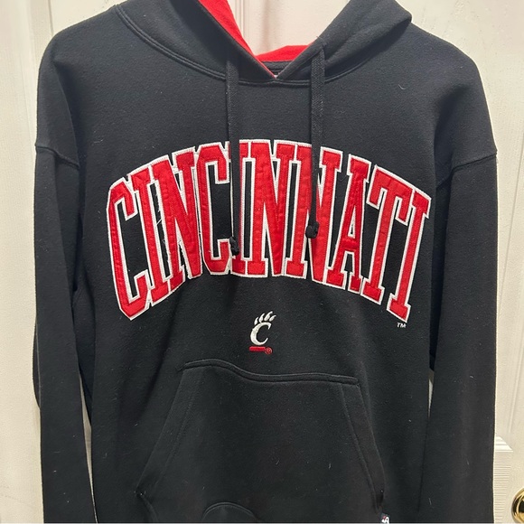 UC Bearcats Hoodie - Picture 2 of 4